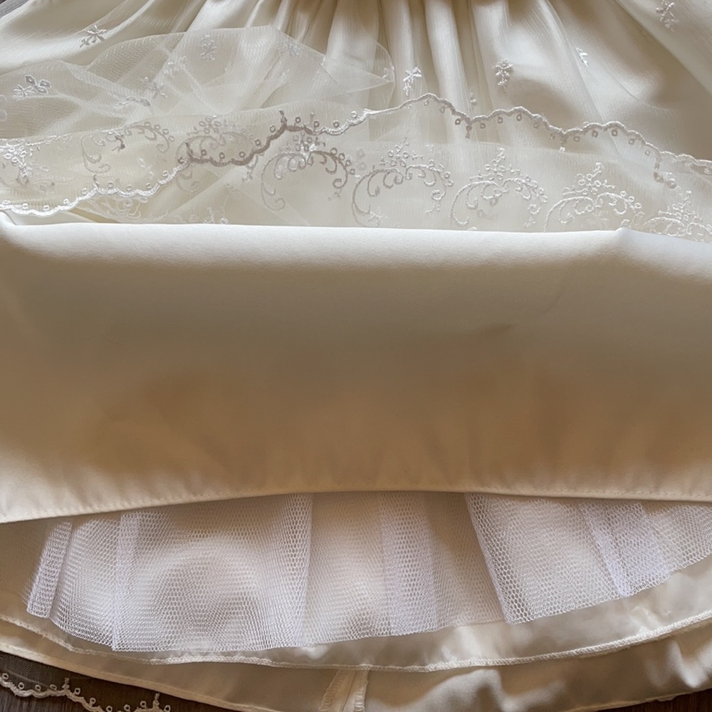 ❌SOLD❌ Princess Faith Girl’s Cream Ivory Front Bow Sleeveless Dress Size 4 - Picture 6 of 14